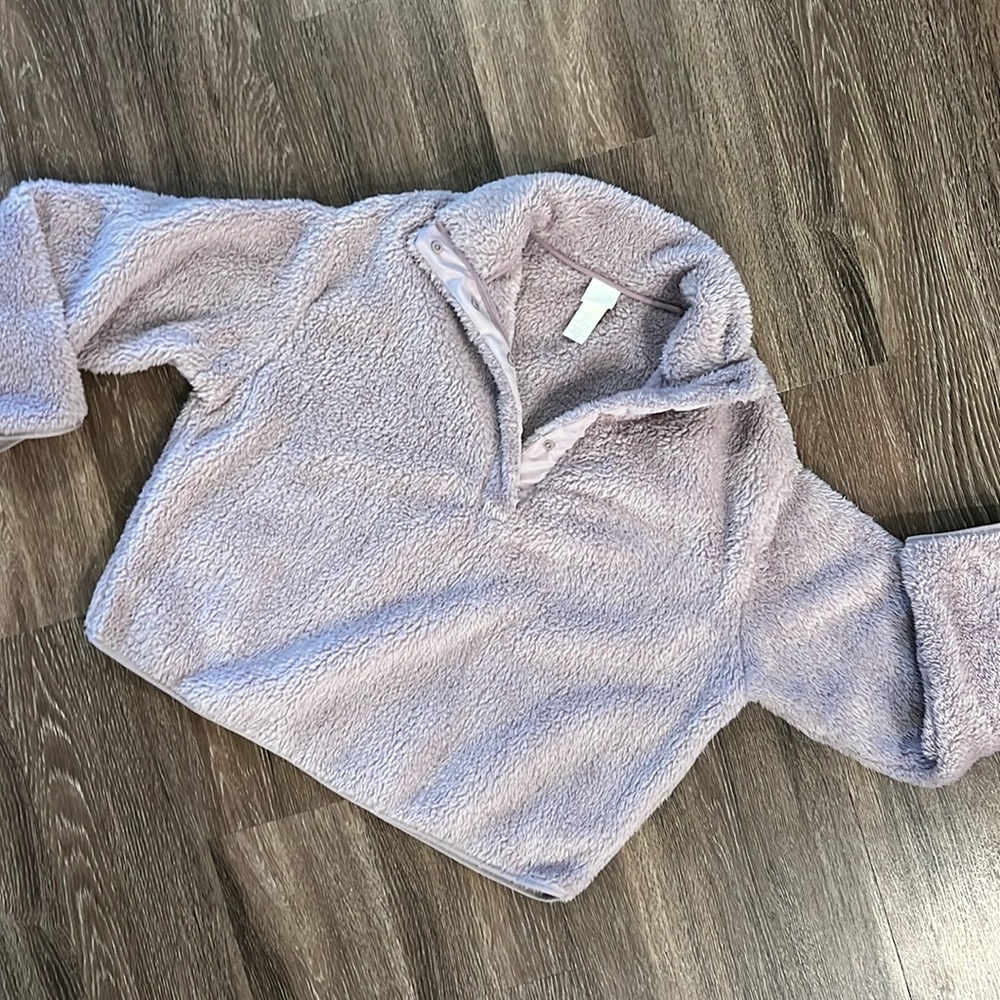 H&M Purple Fuzzy Sweater size Small
